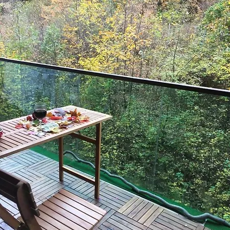 Tampa Forest View Апартаменти